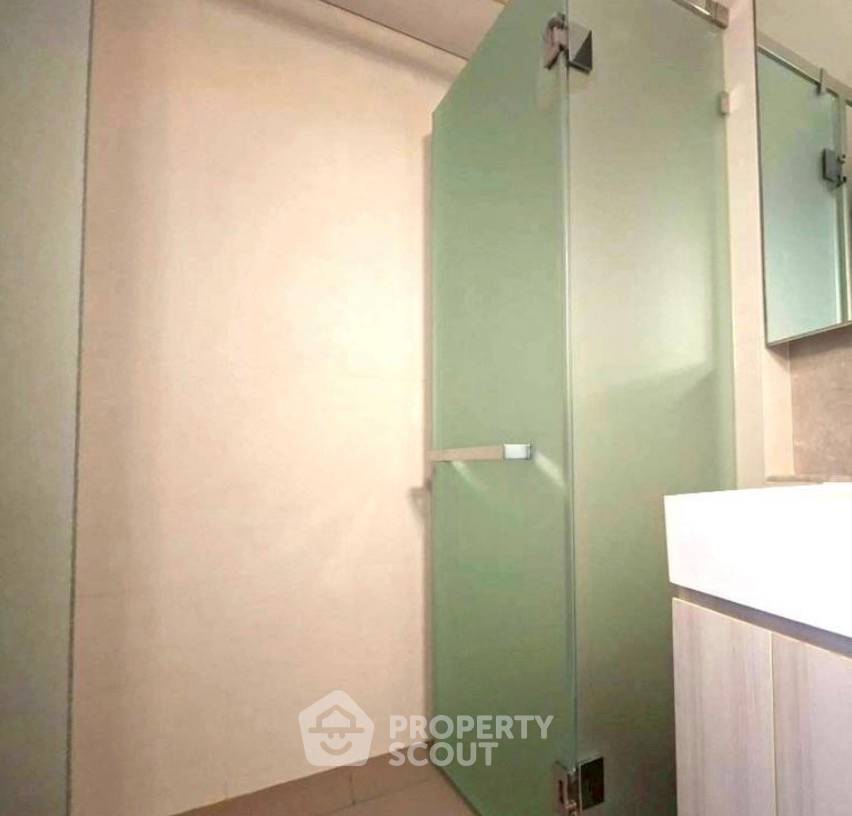 picture 43rd-Floor 2-BR Condo At The Lumpini 24 Near BTS Phrom Phong (ID 3195657) - 6/7