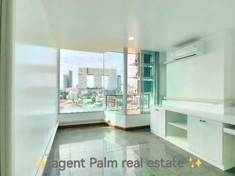 🏙️✨ Rare Opportunity❗ ขายคอนโด 2 ห้องนอน ใจกลางพหลโยธิน
💥 ห้องใหญ่ วิวสวย รีโนเวทแล้ว พร้อมอยู่