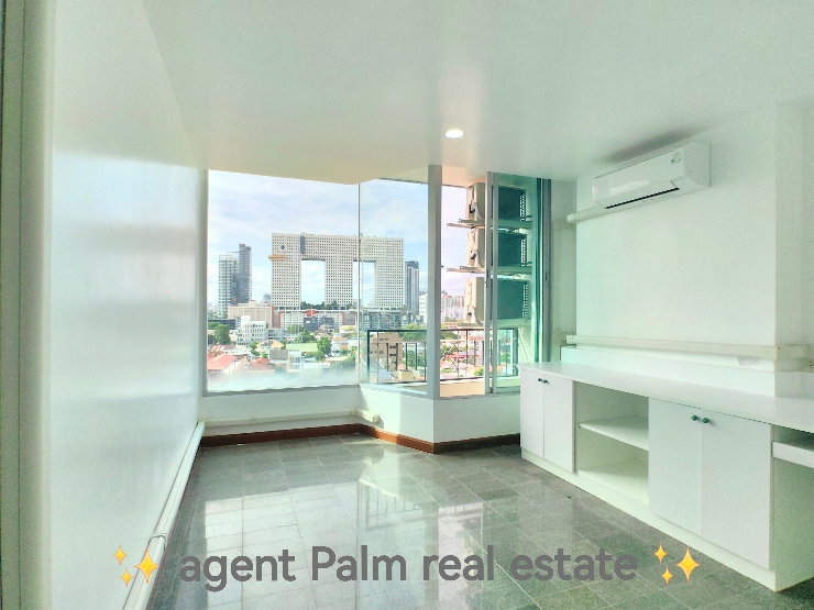 รูป 🏙️✨ Rare Opportunity❗ ขายคอนโด 2 ห้องนอน ใจกลางพหลโยธิน
💥 ห้องใหญ่ วิวสวย รีโนเวทแล้ว พร้อมอยู่ - รูปที่ 1/20