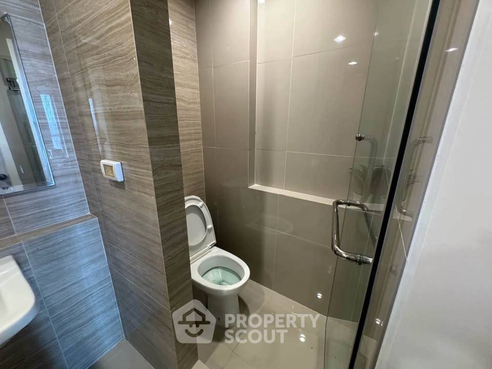 picture 28th-Floor 2-BR Niche Mono Sukhumvit-Bearing Near BTS Bearing (ID 3197747) - 22/25