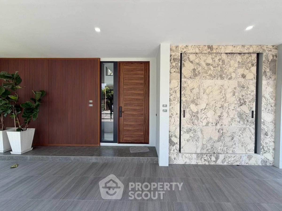 picture 453 Sqm 4-BR House At Preecha Ram 3 Rat Phatthana (ID 3198319) - 2/48