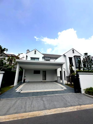 Houses for rent Suwannaphum International Airport : Luxury detached house for rent, Nantawan Rama 9 - New Bangkok Kreetha Road, with private swimming pool.