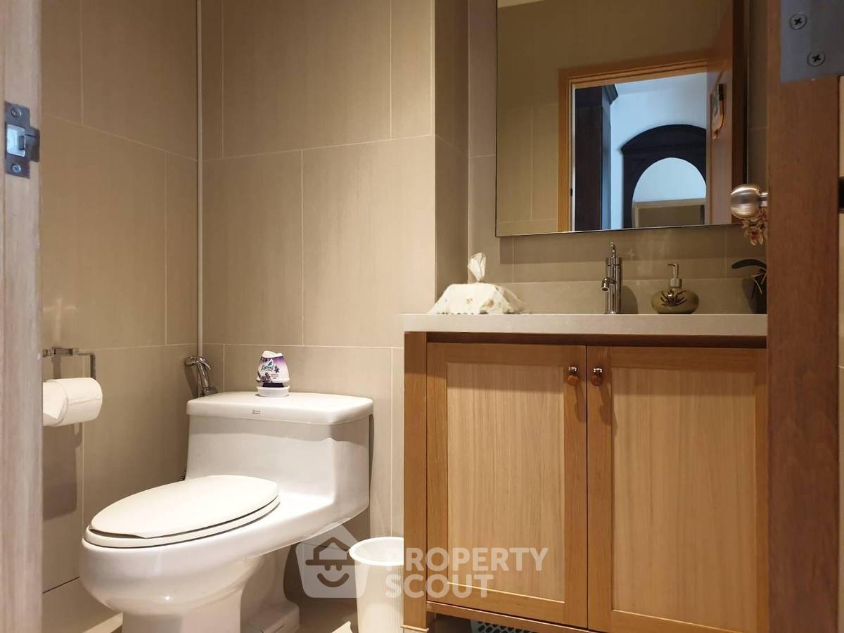 picture 20th-Floor 2-BR Condo At The Emporio Place Near BTS Phrom Phong (ID 3073897) - 17/20
