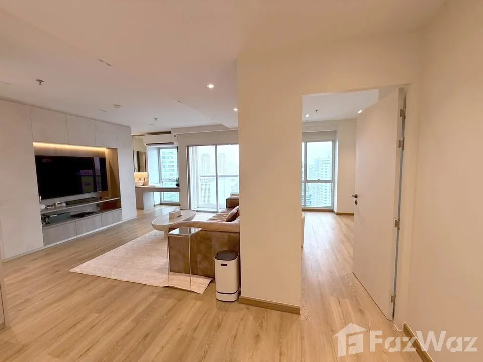 picture 2-Bedroom Corner Unit for Sale at Silom Suites Condominium 6680032 - 5/15