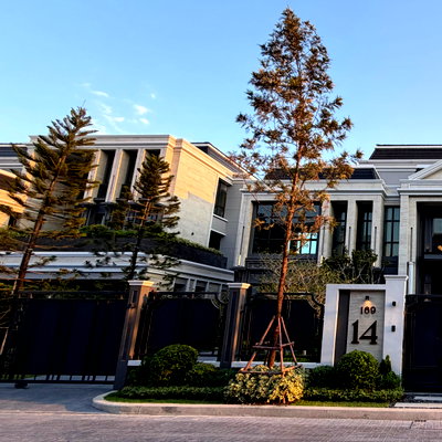 Houses for sale Bangkok : Connoisseur  Fully furnished ready to move in 
