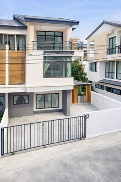 MRT Bang Rak Yai 980m. Tha It, semi-detached house, 3 floors, 3 bedrooms, 4 bathrooms, near Design Village Ratchaphruek, 750m., 320 sq m., with