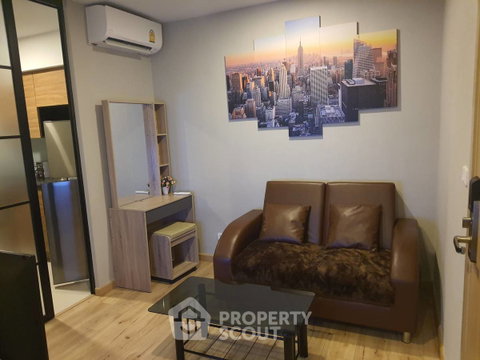 Great Value 1-BR Brix Condominium 40m To MRT Sirindhorn (ID 14327)