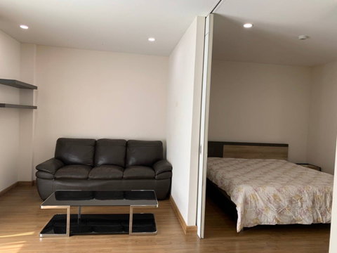 For rent, Nimmana Condominium, beautiful unit, pool view, only 19000 baht per month, Tell (0955752068 Khun Chompoo)