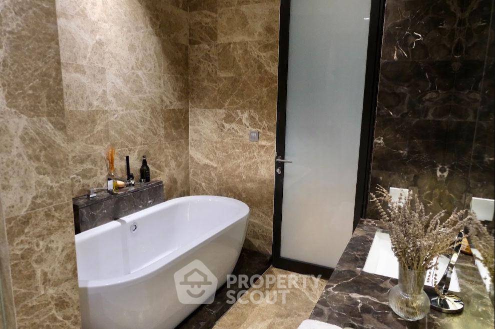 picture 2-BR 90 Sqm Condo At 28 Chidlom Near BTS Chit Lom (ID 3195989) - 26/29