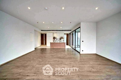 Condos for sale : Spacious 3-BR 181 Sqm At ROMM CONVENT Near BTS Sala Daeng (ID 3105820)
