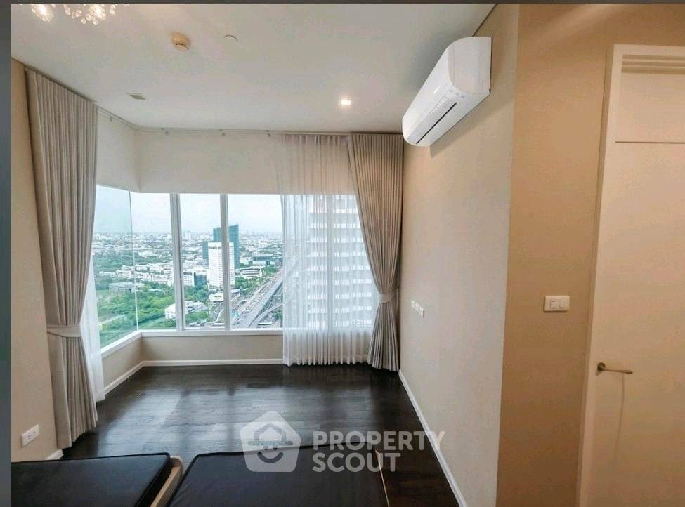 picture 38th-Floor 2-BR The Saint Residences 100m To MRT Phahon Yothin (ID 3195736) - 10/20