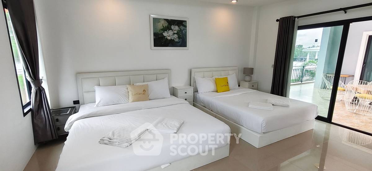 picture 350 Sqm 6-BR Villa In Nong Prue, Pattaya (ID 3195794) - 13/17