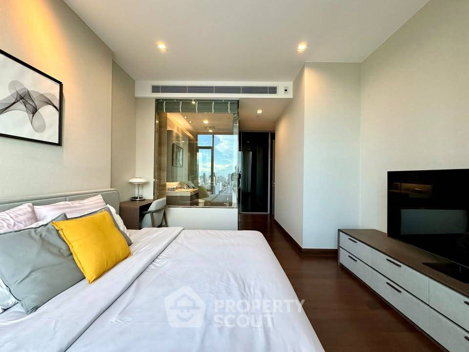 picture 20m To BTS Nana | 26th-Floor 2-BR At Q1 Sukhumvit (ID 3197616) - 10/20