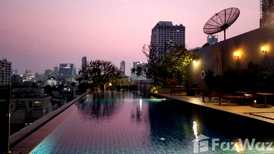 Condos for rent : Fully renovated and furnished 2 br 2 bath condo quiet soi 8 6673855