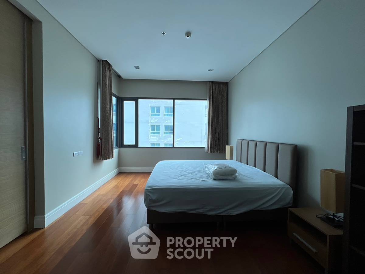 picture 21st-Floor 3-BR Bright Sukhumvit 24 Condominium, BTS Phrom Phong (ID 3197055) - 13/14