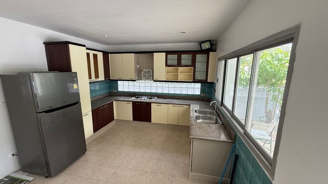 รูป ให้เช่าบ้านเดี่ยว Perfect Place รามคำแหง 164 บ้านรีโนเวทใหม่ 5 ห้องนอน ใกล้โรงเรียนนานาชาติ - รูปที่ 8/8