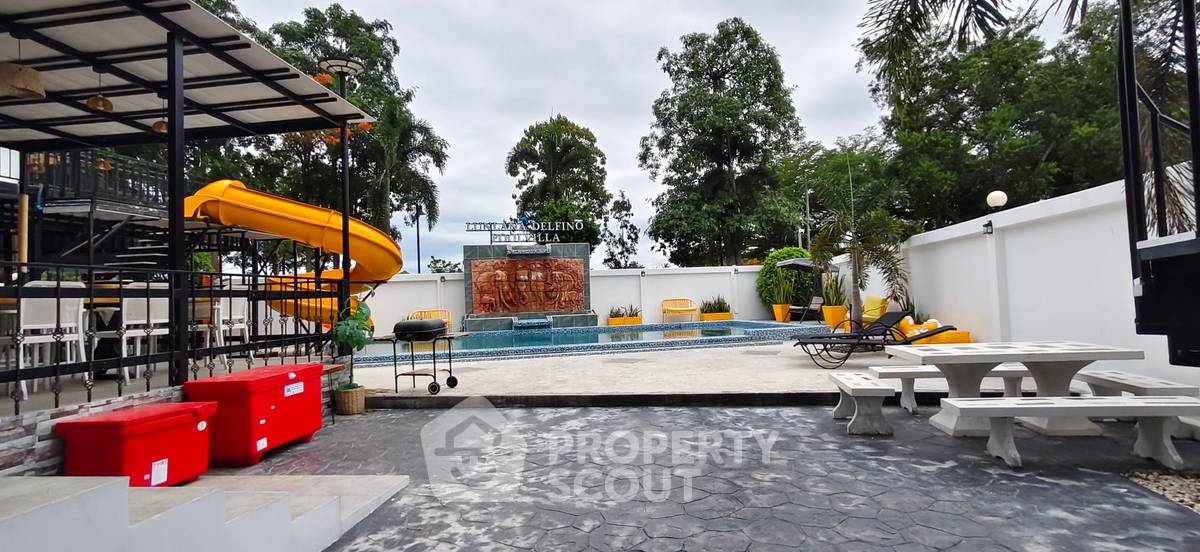 picture 350 Sqm 6-BR Villa In Nong Prue, Pattaya (ID 3195794) - 3/17