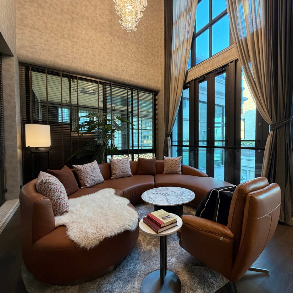 picture Connoisseur  Fully furnished ready to move in  - 3/21