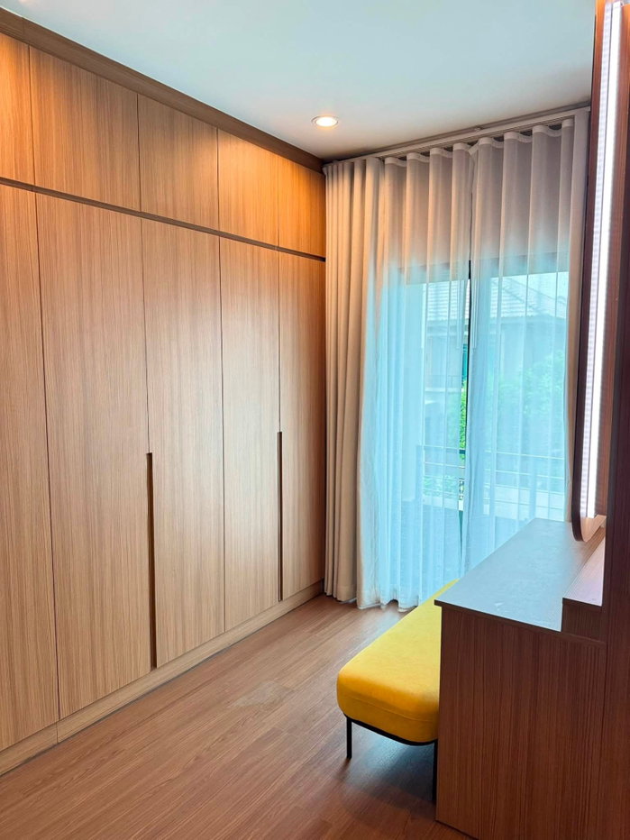 รูป 🏡 บ้านให้เช่าสไตล์โมเดิร์น: โคโม โบทานิก้า บางนา 1 (Como Botanica Bangna 1) พร้อมเข้าอยู่! หิ้วกระเป๋าเข้าอยู่ได้เลย! - รูปที่ 4/22