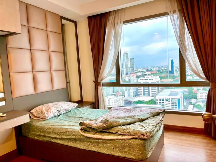 picture Thru Thonglor Condo ✨ 2-Bedroom, High Floor | Unobstructed View | 62 sq.m. | Spacious and Ready to Move In - 2/10