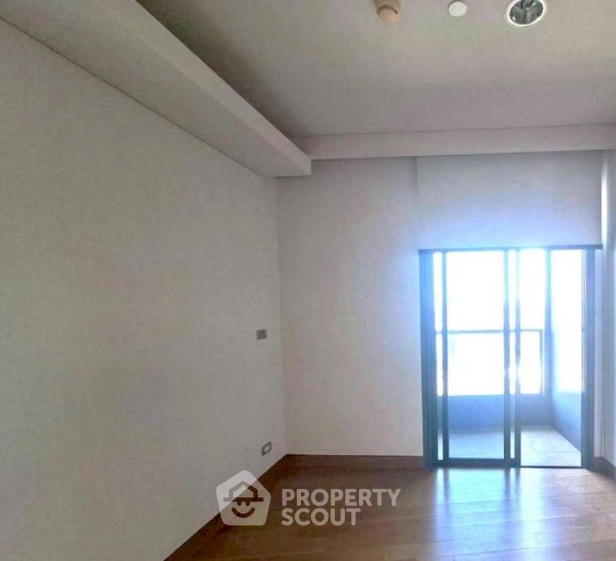 picture 43rd-Floor 2-BR Condo At The Lumpini 24 Near BTS Phrom Phong (ID 3195657) - 4/7