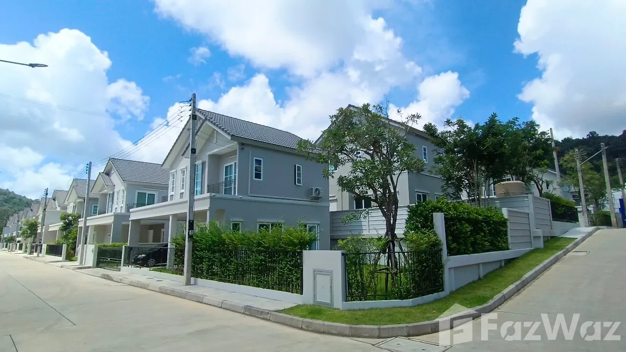 picture 4BR Corner House with Large Private Garden 6672726 - 2/23