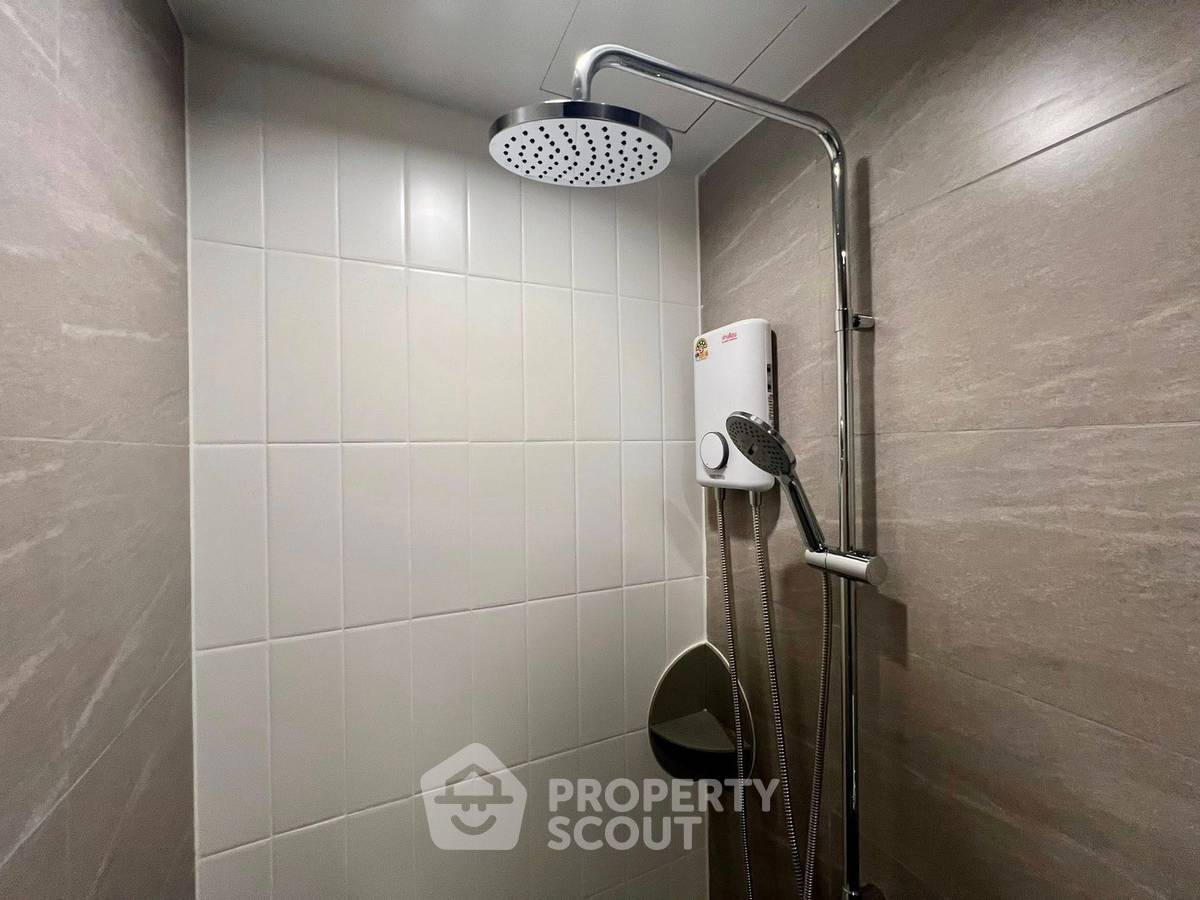 picture 32nd-Floor 1-BR Reference Sathorn-Wongwianyai, BTS Wongwian Yai 100m (ID 3007232) - 11/14