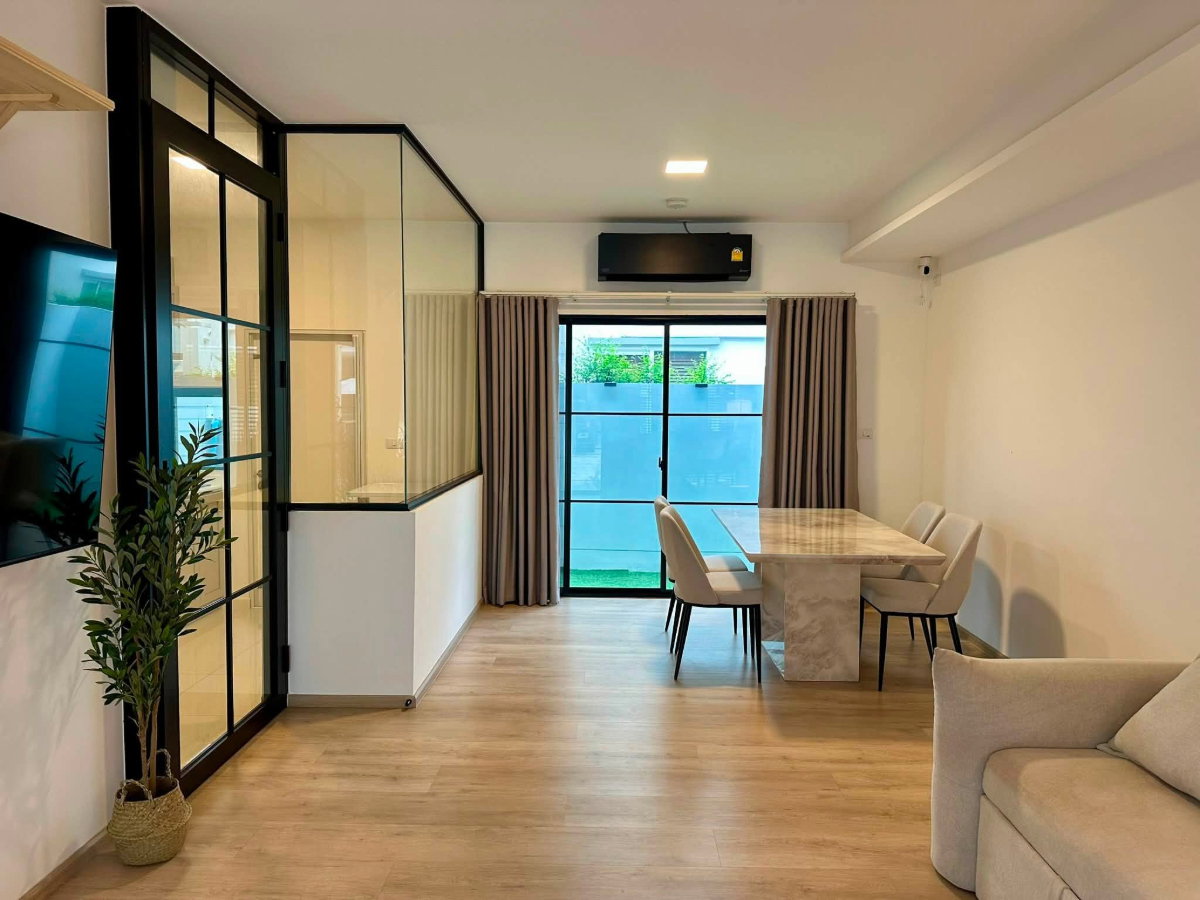 รูป 🏡 ทาวน์โฮมพร้อมอยู่ให้เช่า: Villaggio 3 ศรีนครินทร์–บางนา ✨ - รูปที่ 3/23
