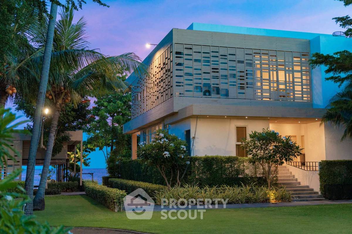 picture 6-BR 365 Sqm Luxury Beachfront House In Prachuap (ID 3195635) - 1/22