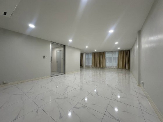 รูป ให้เช่าทาวน์โฮม / Home Office 4 ชั้น หมู่บ้านสินธานี รัชดา ลาดพร้าว / ซอยลาดพร้าว 80 / แอร์ 6 เครื่อง / อยู่อาศัย หรือ เป็นสำนักงาน จดบริษัทได้ - รูปที่ 7/18