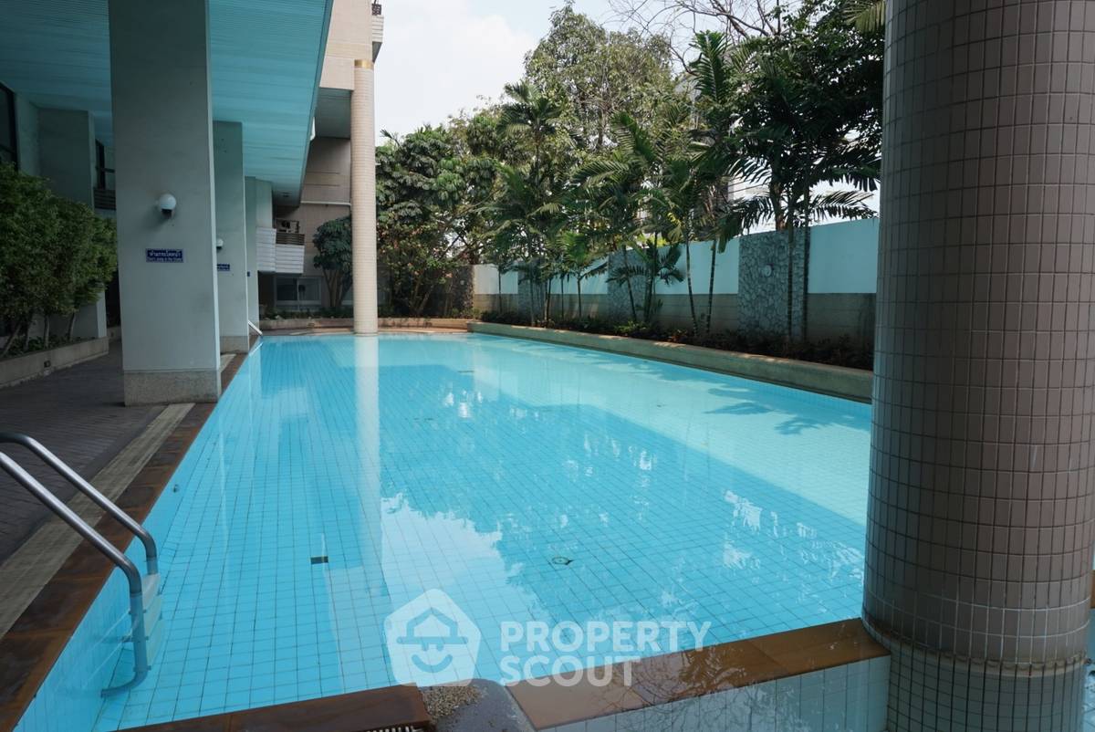 picture Spacious 1-BR 63 Sqm At Baan Ploenchit Near BTS Nana (ID 883123) - 11/11