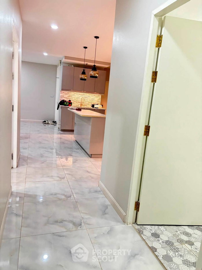 picture 2-BR 202 Sqm At Moon Tower Condominium Near BTS Thong Lo (ID 3195435) - 8/18