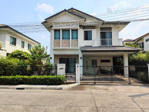 For Rent 2-story House MANTANA LAKE WATCHARAPOL 3 bedroom 3 bathroom