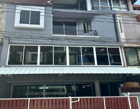 ให้เช่าทาวน์โฮม / Home Office 4 ชั้น หมู่บ้านสินธานี รัชดา ลาดพร้าว / ซอยลาดพร้าว 80 / แอร์ 6 เครื่อง / อยู่อาศัย หรือ เป็นสำนักงาน จดบริษัทได้