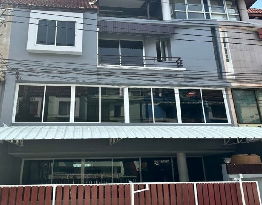 รูป ให้เช่าทาวน์โฮม / Home Office 4 ชั้น หมู่บ้านสินธานี รัชดา ลาดพร้าว / ซอยลาดพร้าว 80 / แอร์ 6 เครื่อง / อยู่อาศัย หรือ เป็นสำนักงาน จดบริษัทได้ - รูปที่ 1/18