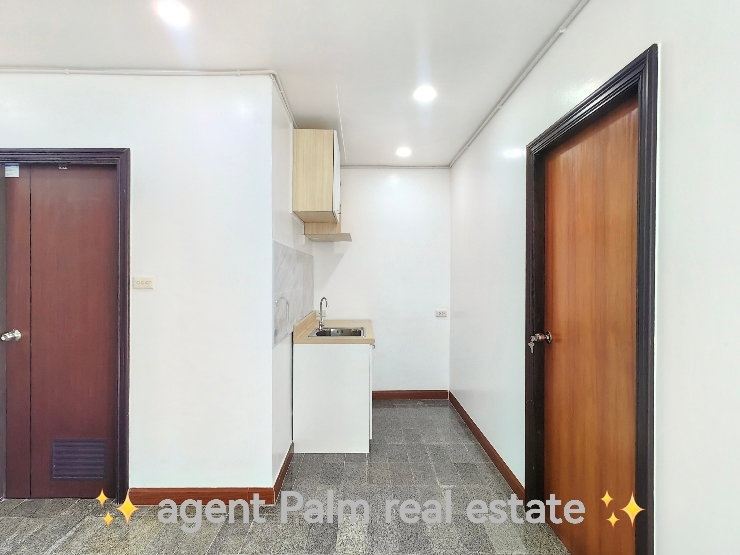 รูป 🏙️✨ Rare Opportunity❗ ขายคอนโด 2 ห้องนอน ใจกลางพหลโยธิน
💥 ห้องใหญ่ วิวสวย รีโนเวทแล้ว พร้อมอยู่ - รูปที่ 10/20