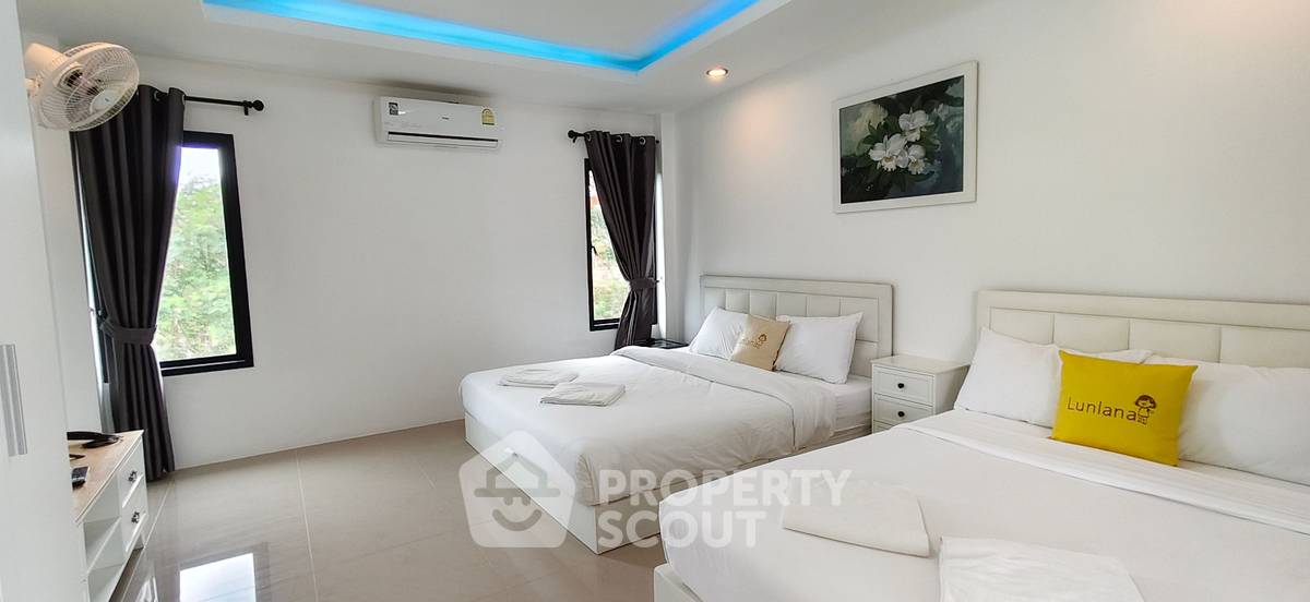picture 350 Sqm 6-BR Villa In Nong Prue, Pattaya (ID 3195794) - 14/17