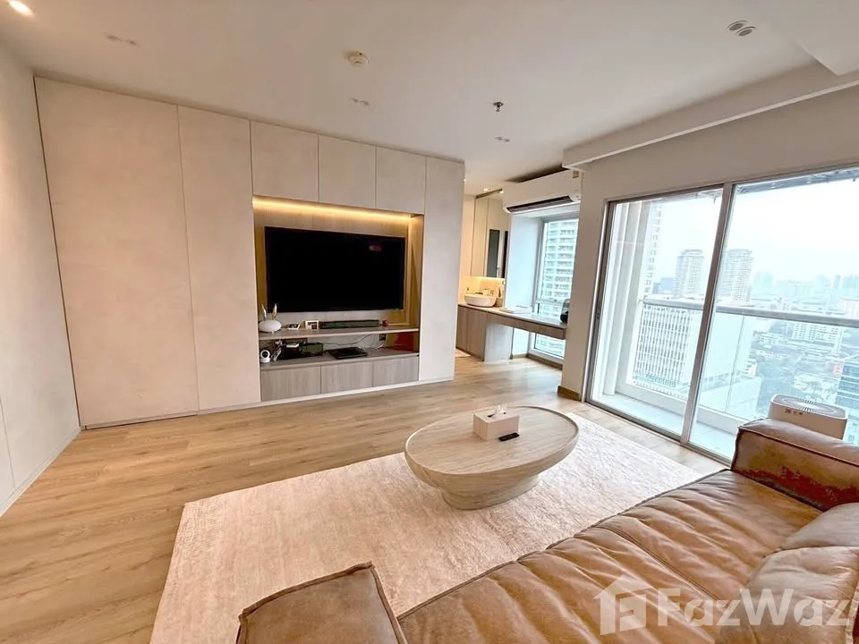 picture 2-Bedroom Corner Unit for Sale at Silom Suites Condominium 6680032 - 3/15