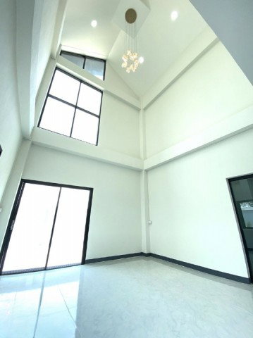 รูป โรงงานให้เช่าแบบ 3 in 1 โกดัง ออฟฟิศ ใกล้ตลาดนัดสองฝั่งคลอง 1.4 กม.เนื้อที่ 120 ตร.ว.พื้นที่ใช้สอย 282 ตร.ม เหมาะสำหรับธุรกิจ คลังสินค้า - รูปที่ 8/8