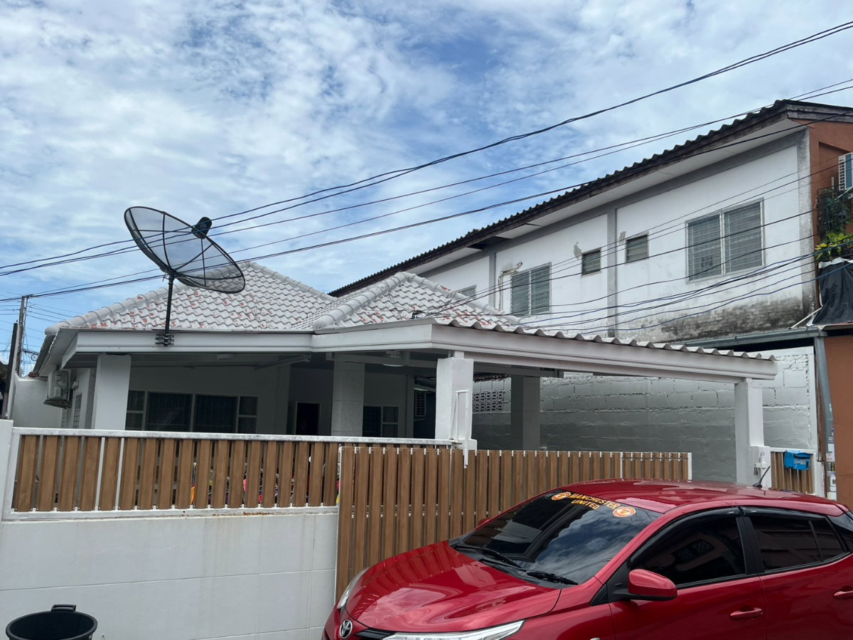 J137|บ้านพักอาศัยชั้นเดียว พัฒนารุ่งเรือง ซอยพัฒนารุ่งเรือง9  เมืองพัทยา อำเภอบางละมุง ชลบุรี  (ราคา 2,390,000 บาท )