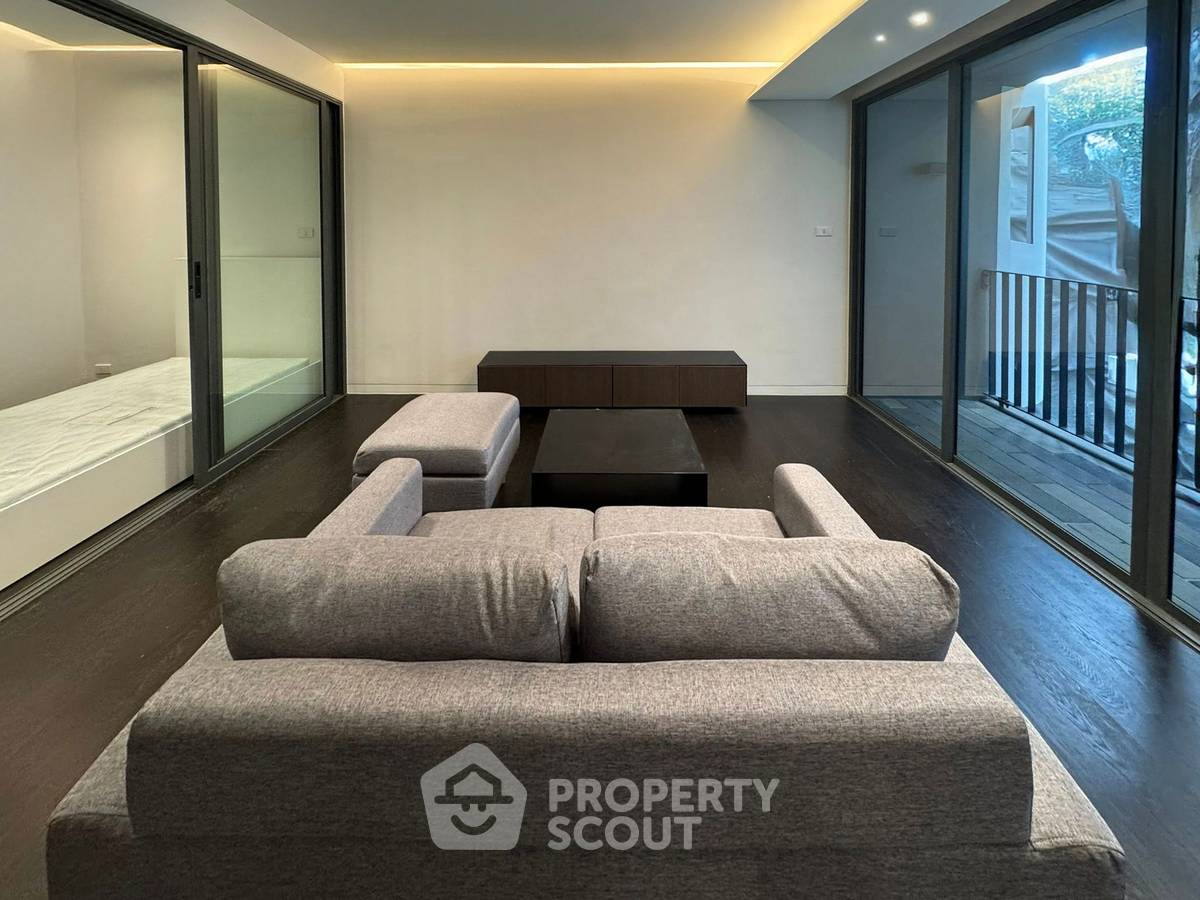 picture 2-BR Condo At Siamese Gioia Near MRT Phetchaburi (ID 2258711) - 1/18