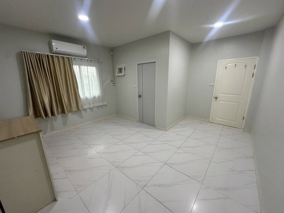 รูป ให้เช่าทาวน์โฮม / Home Office 4 ชั้น หมู่บ้านสินธานี รัชดา ลาดพร้าว / ซอยลาดพร้าว 80 / แอร์ 6 เครื่อง / อยู่อาศัย หรือ เป็นสำนักงาน จดบริษัทได้ - รูปที่ 15/18