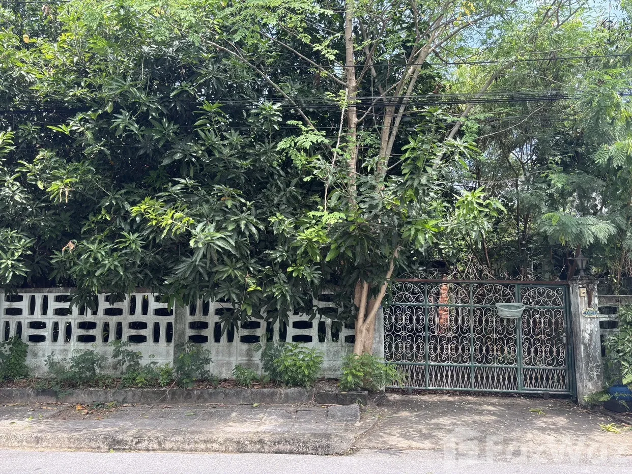 picture 3 Bedroom House for sale at Sahakon Kheha Sathan 4 6677334 - 2/5