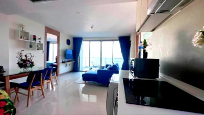 Condos for sale : Riviera Jomtien Condominium reduced to 7.5 million baht!!! 2 BR, high floor, sea view under Thai name