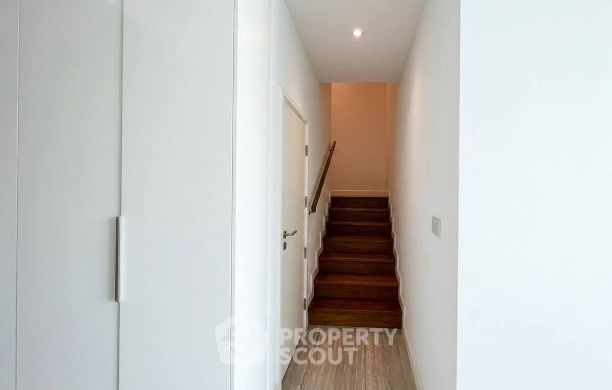 picture Spacious 2-BR 160 Sqm At 185 Rajadamri Near BTS Ratchadamri (ID 3197072) - 12/12