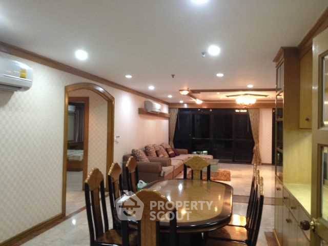 picture Spacious 3-BR 195 Sqm At Baan Phrom Phong Near MRT Phetchaburi (ID 510552) - 3/9