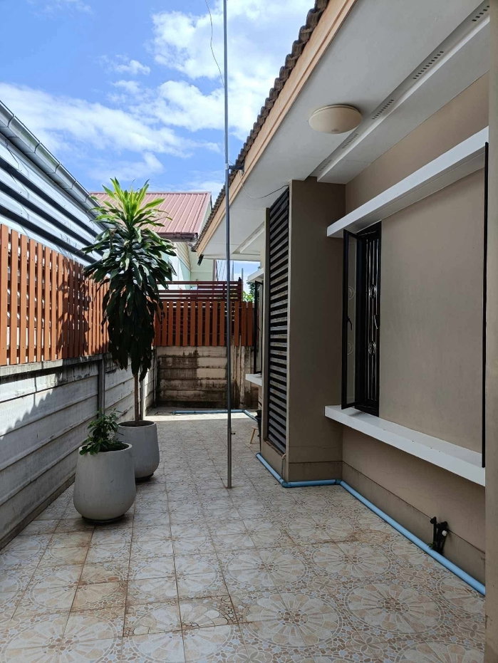 รูป บ้านเดี่ยว ชั้นเดียว ใกล้หนองประจักษ์ มีอ่างอาบน้ำ - รูปที่ 4/10