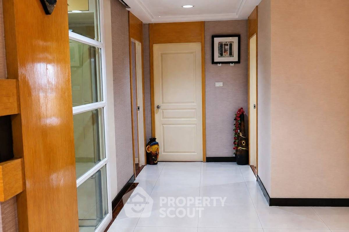 รูป คอนโด 3 ห้องนอน ขนาด 147 ตร.ม. The Waterford Diamond Tower Sukhumvit ใกล้ BTS พร้อมพงษ์ (ID 3196973) - รูปที่ 9/10