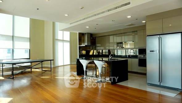 picture 6-BR 365 Sqm, 23rd-Floor At Bright Sukhumvit 24, BTS Phrom Phong (ID 3197056) - 3/9