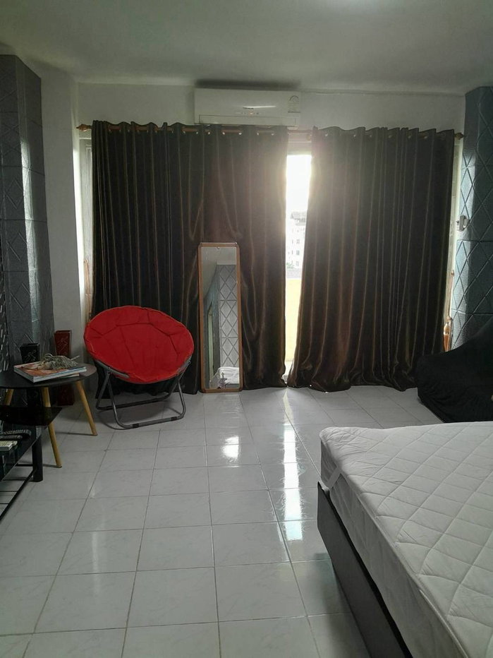 picture Family park for rent near MRT sutthisarn 2 km - 4/10